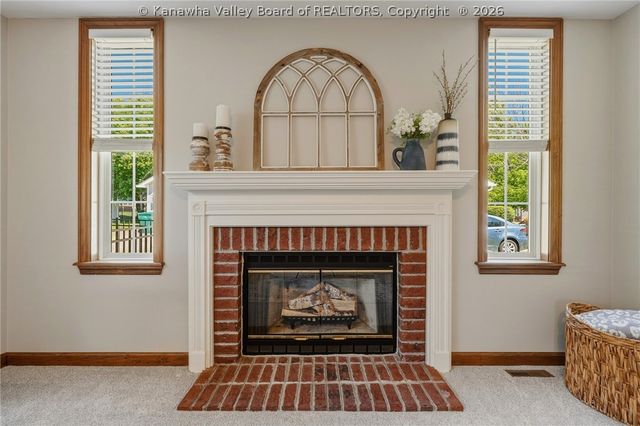 8 Meadow Ridge Drive, Hurricane, WV 25526