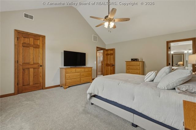 8 Meadow Ridge Drive, Hurricane, WV 25526