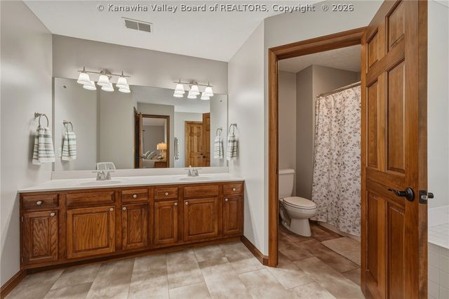 8 Meadow Ridge Drive, Hurricane, WV 25526