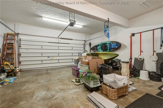 8 Meadow Ridge Drive, Hurricane, WV 25526