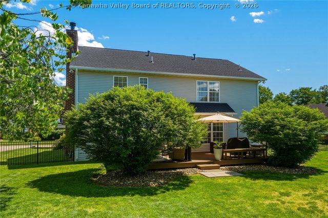 8 Meadow Ridge Drive, Hurricane, WV 25526