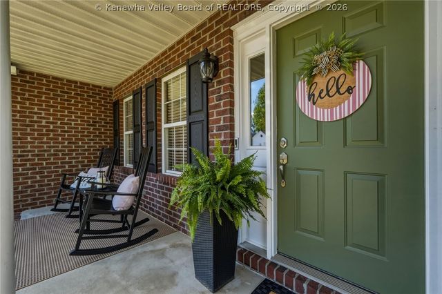 8 Meadow Ridge Drive, Hurricane, WV 25526