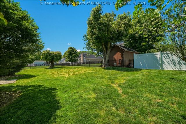 8 Meadow Ridge Drive, Hurricane, WV 25526