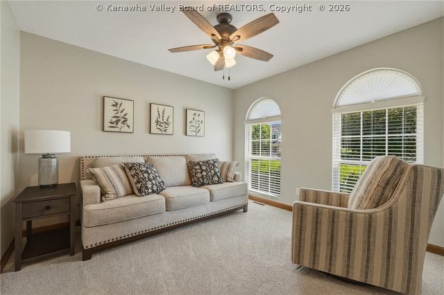 8 Meadow Ridge Drive, Hurricane, WV 25526