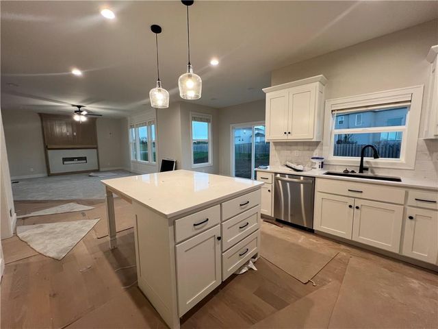 28407 W 161st Street, Gardner, KS 66030