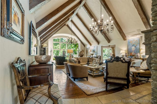 4401 Oak Road, Tulsa, OK 74105