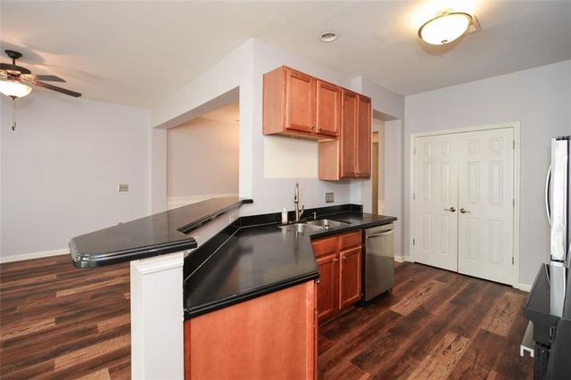 1749 Oakbrook NW Lane, Kennesaw, GA 30152