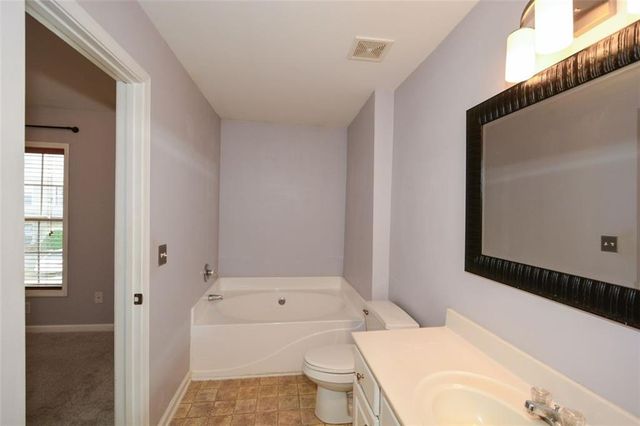 1749 Oakbrook NW Lane, Kennesaw, GA 30152