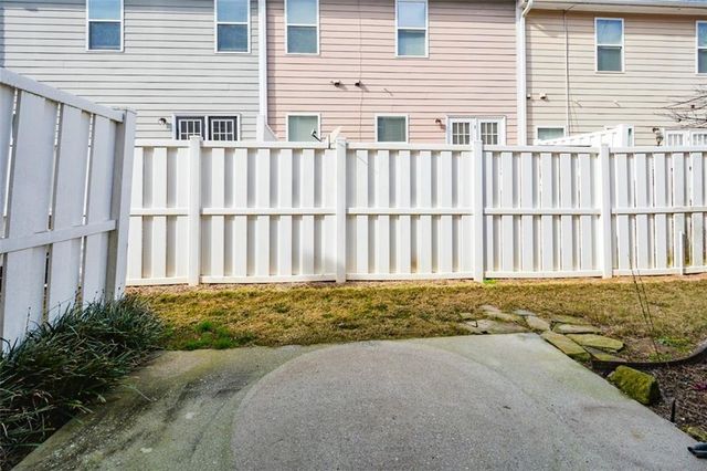 1749 Oakbrook NW Lane, Kennesaw, GA 30152