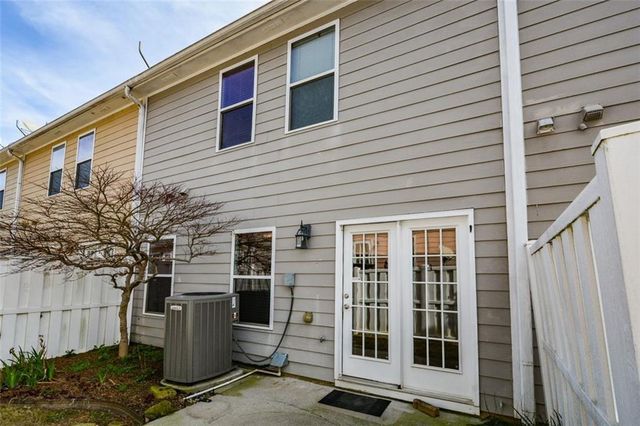 1749 Oakbrook NW Lane, Kennesaw, GA 30152