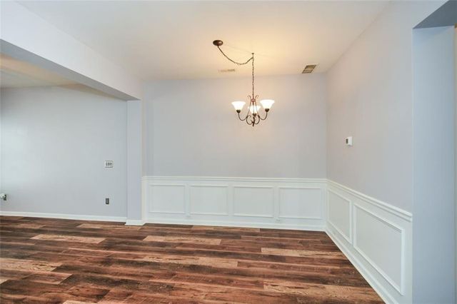 1749 Oakbrook NW Lane, Kennesaw, GA 30152