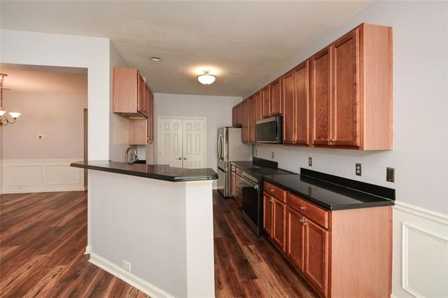 1749 Oakbrook NW Lane, Kennesaw, GA 30152