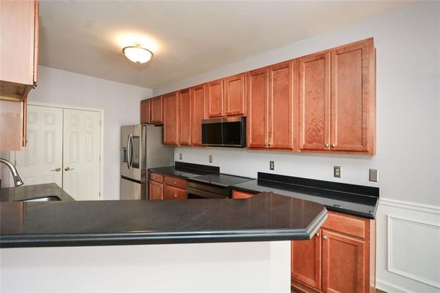 1749 Oakbrook NW Lane, Kennesaw, GA 30152