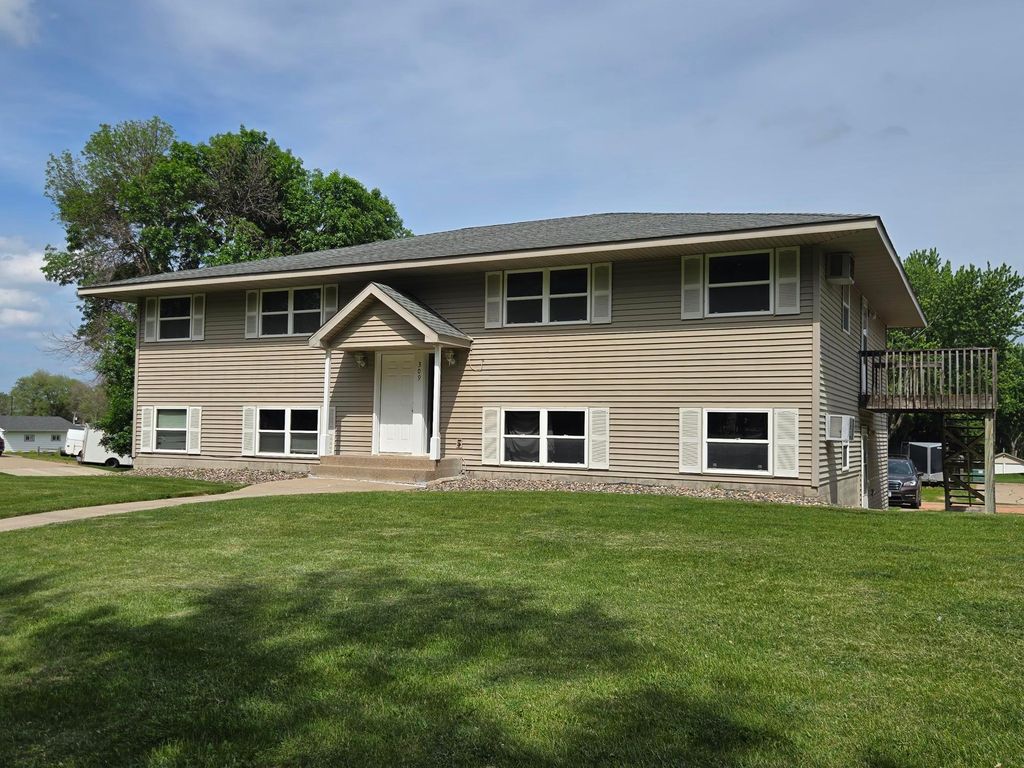 309 5th Avenue NW, New Prague, MN 56071 — exterior