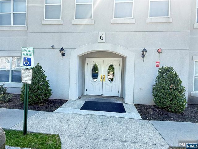 608 Brittany Drive 608, Wayne, NJ 07470