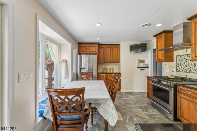336 Darby Ln, Mountainside Boro, NJ 07092