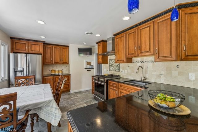 336 Darby Ln, Mountainside Boro, NJ 07092