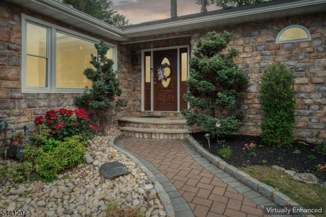336 Darby Ln, Mountainside Boro, NJ 07092
