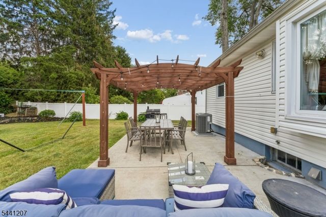 336 Darby Ln, Mountainside Boro, NJ 07092