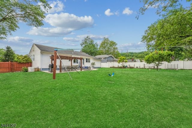 336 Darby Ln, Mountainside Boro, NJ 07092
