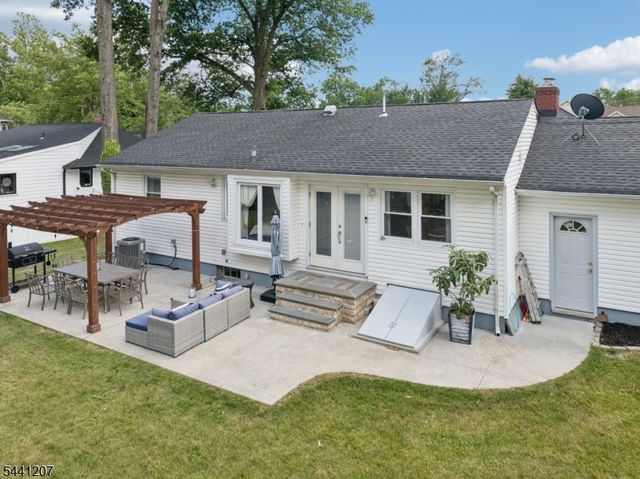 336 Darby Ln, Mountainside Boro, NJ 07092