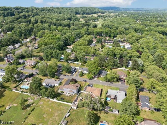 336 Darby Ln, Mountainside Boro, NJ 07092