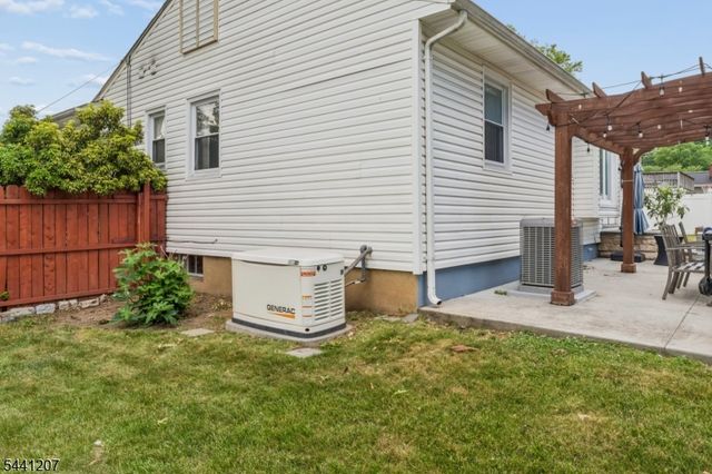 336 Darby Ln, Mountainside Boro, NJ 07092