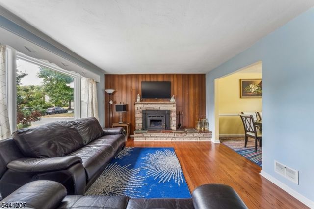 336 Darby Ln, Mountainside Boro, NJ 07092