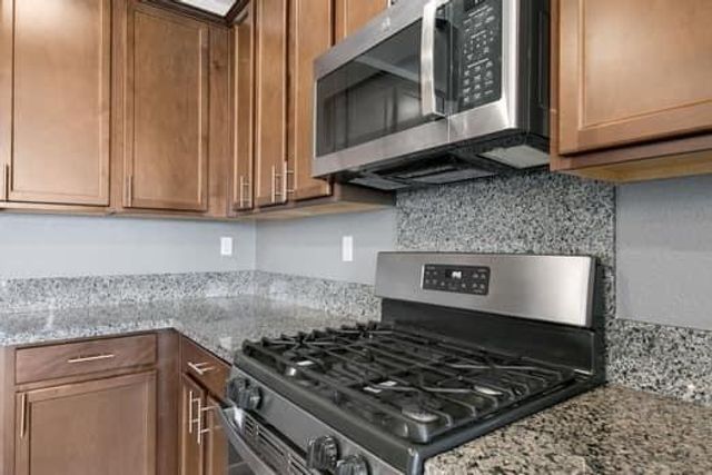 7447 Darque Way, Elk Grove, CA 95757