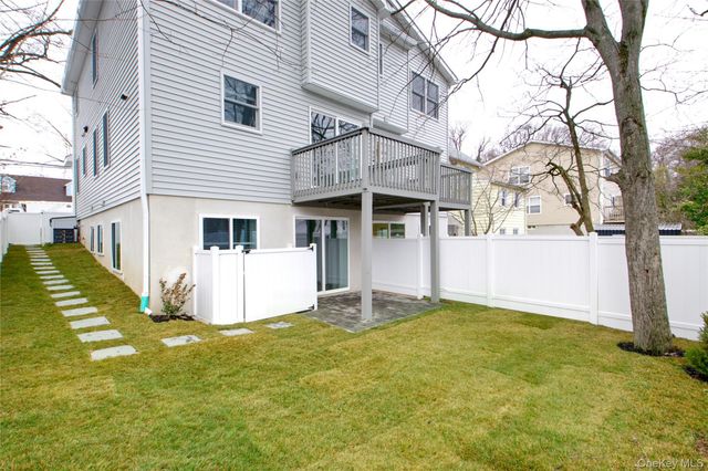 56 Kirkwood Road, Port Washington, NY 11050