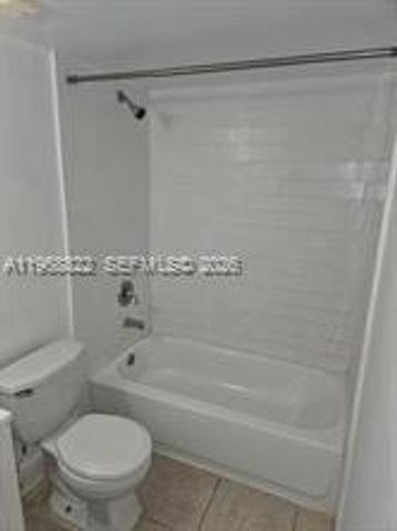 1153 Lake Victoria Dr J, West Palm Beach, FL 33411