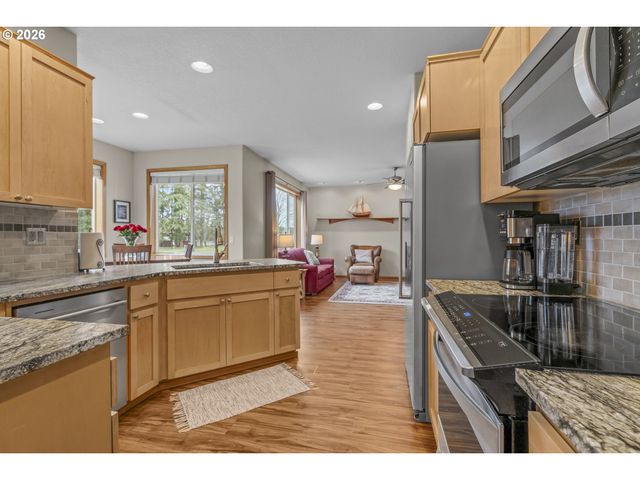 18214 S BROOKSTONE Dr, Oregon City, OR 97045