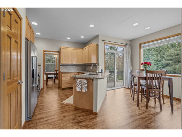 18214 S BROOKSTONE Dr, Oregon City, OR 97045