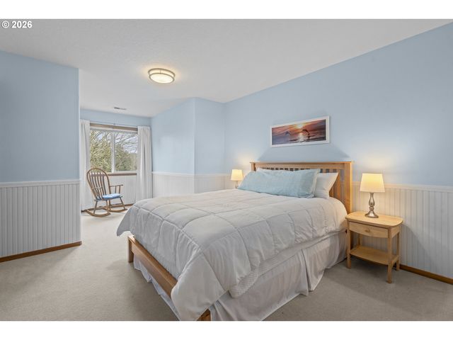 18214 S BROOKSTONE Dr, Oregon City, OR 97045