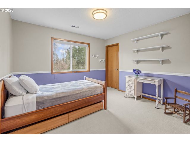 18214 S BROOKSTONE Dr, Oregon City, OR 97045