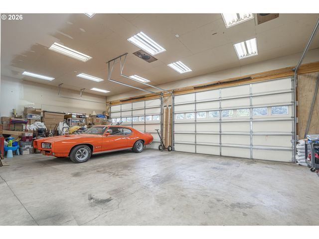 18214 S BROOKSTONE Dr, Oregon City, OR 97045