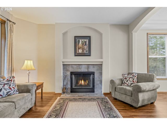 18214 S BROOKSTONE Dr, Oregon City, OR 97045