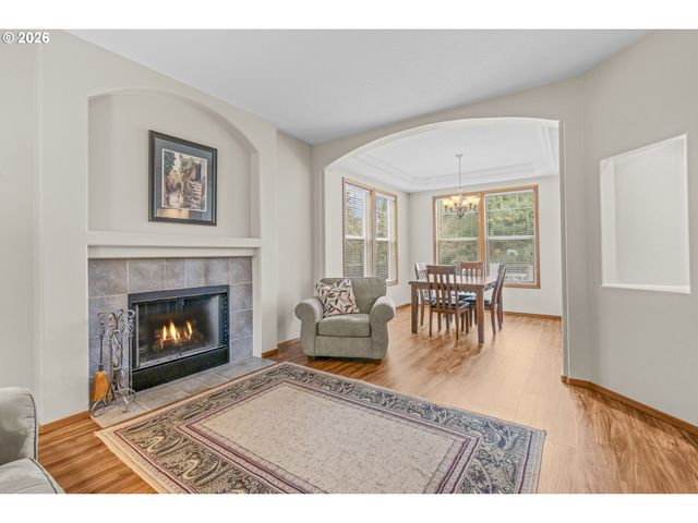 18214 S BROOKSTONE Dr, Oregon City, OR 97045