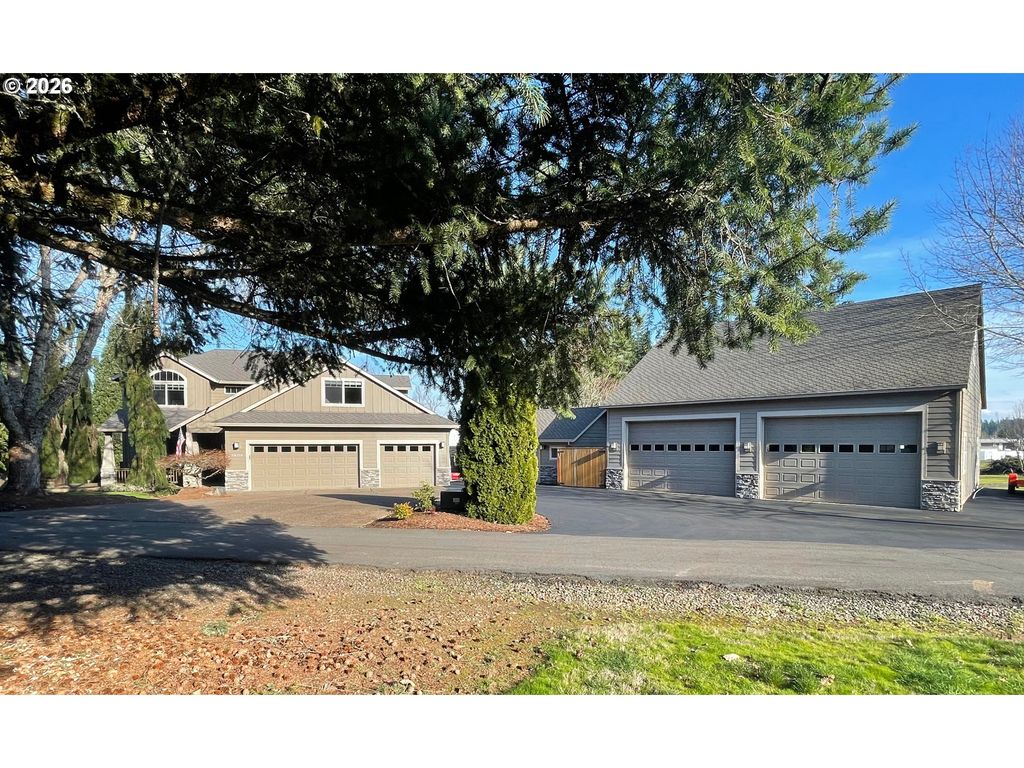 18214 S BROOKSTONE Dr, Oregon City, OR 97045