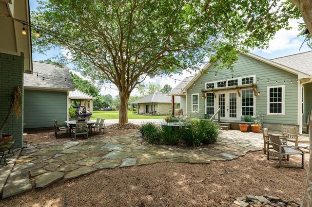 323 Cr-461b, Brazoria, TX 77422