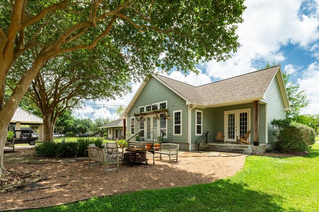 323 Cr-461b, Brazoria, TX 77422