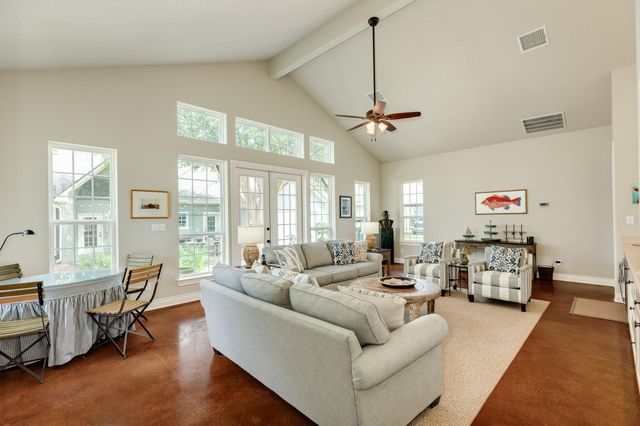 323 Cr-461b, Brazoria, TX 77422