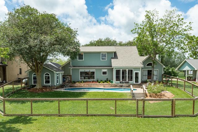 323 Cr-461b, Brazoria, TX 77422