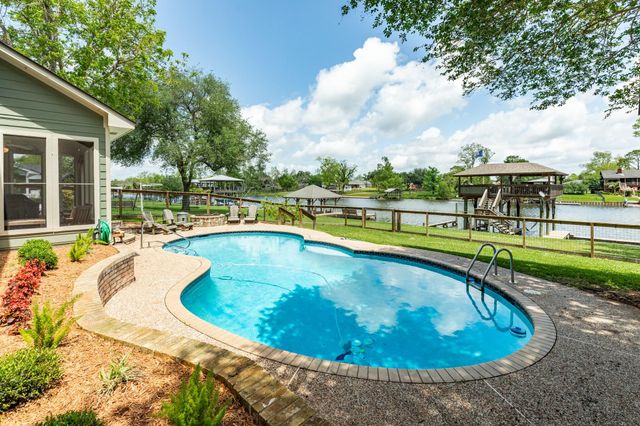 323 Cr-461b, Brazoria, TX 77422