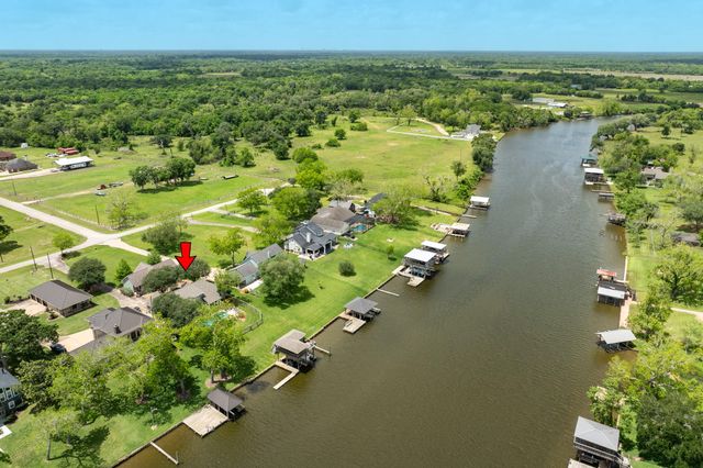 323 Cr-461b, Brazoria, TX 77422