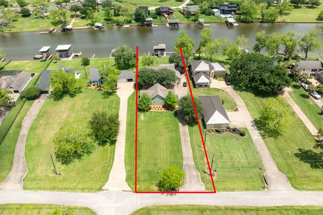 323 Cr-461b, Brazoria, TX 77422