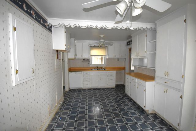 220 Fender Street, Walterboro, SC 29488