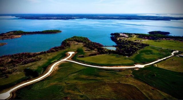 1040 Waters Edge Drive, Sanger, TX 76266