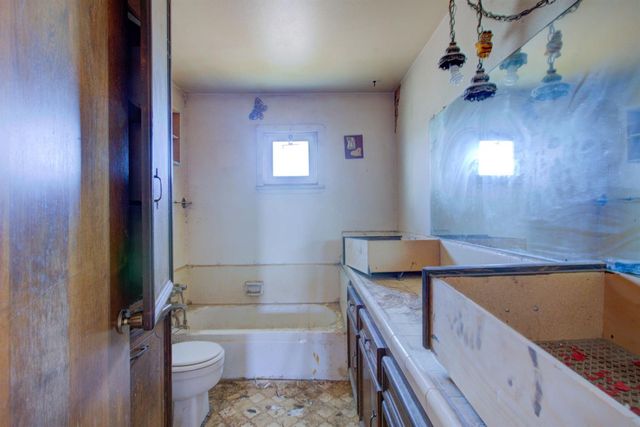 1712 Wellsford Rd, Modesto, CA 95357