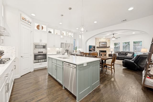 321 Park Hill Lane, Grapevine, TX 76051